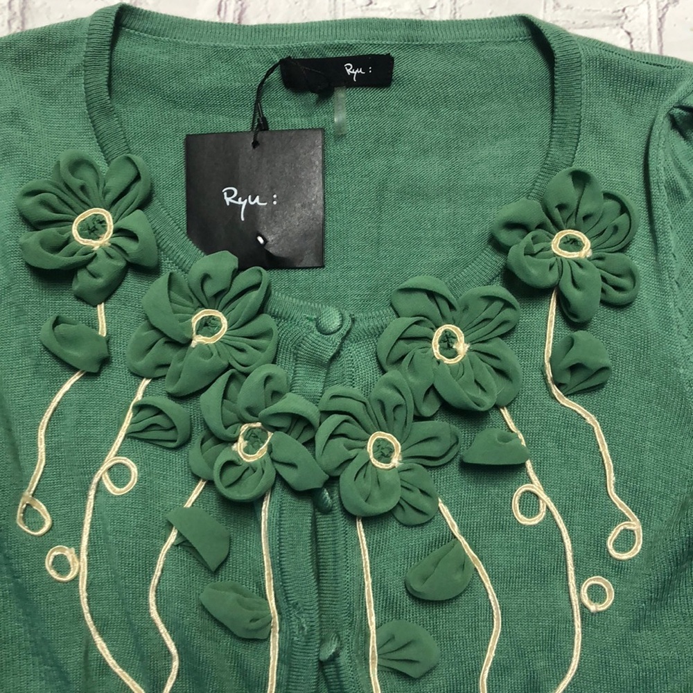 NWT RYU Light Flower Cardigan Size Medium